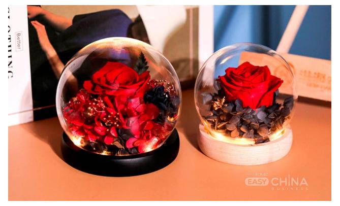 Фото товара Вечная роза в колбе с Led подсветкой Фото товара Вечная роза в колбе с Led подсветкой